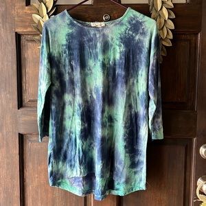 Super soft, blue and green tie dye, 3/4 sleeved blouse with lace back. Comfy